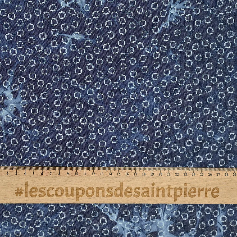 Chambray matelassé imprimé tie and dye cercle en pétales – Image 3