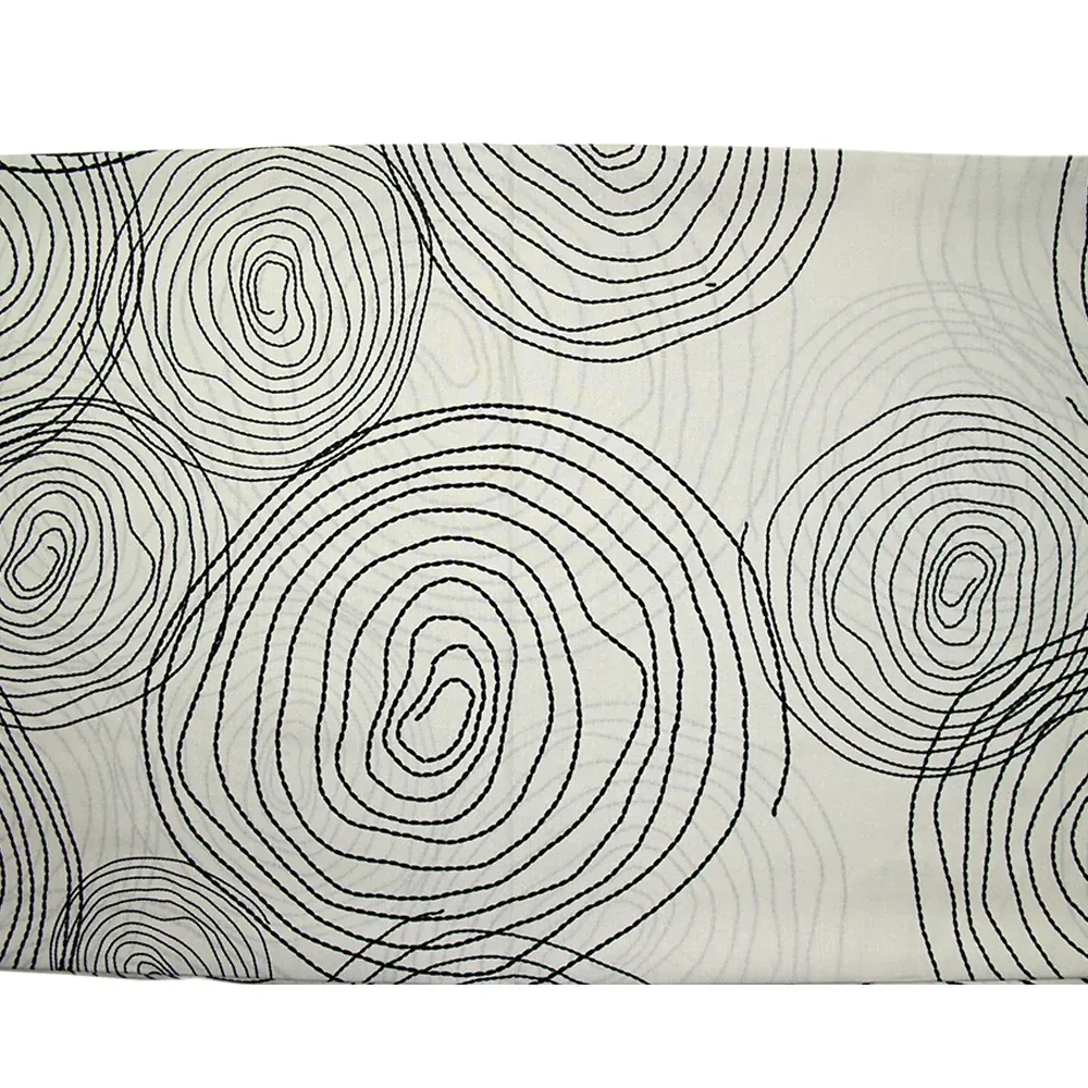 Popeline de coton imprimée escargot noir fond beige clair – Image 3