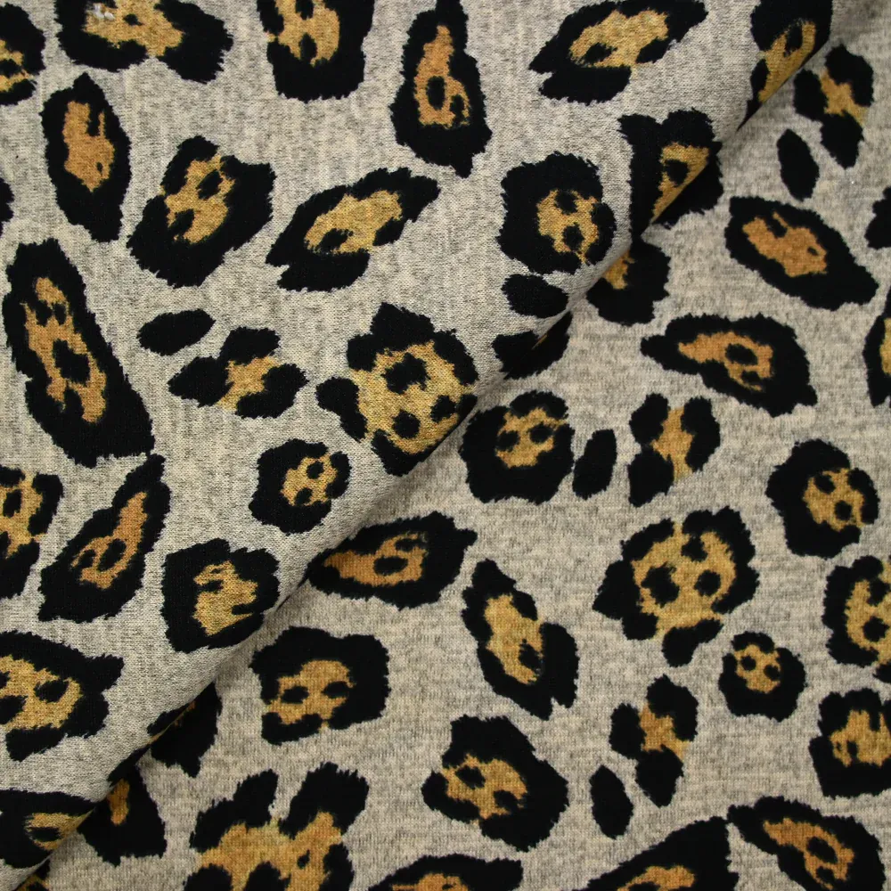 Maille imprimée léopard fond beige chiné – Image 4