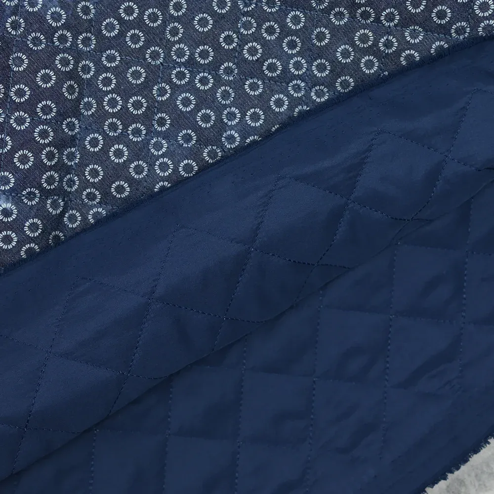 Chambray matelassé imprimé tie and dye cercle en pétales – Image 6