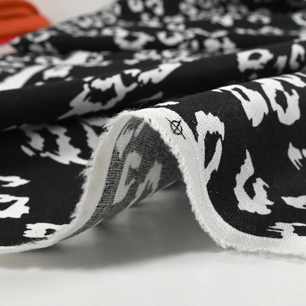 Lin viscose imprimé léopard féroce fond noir – Image 6