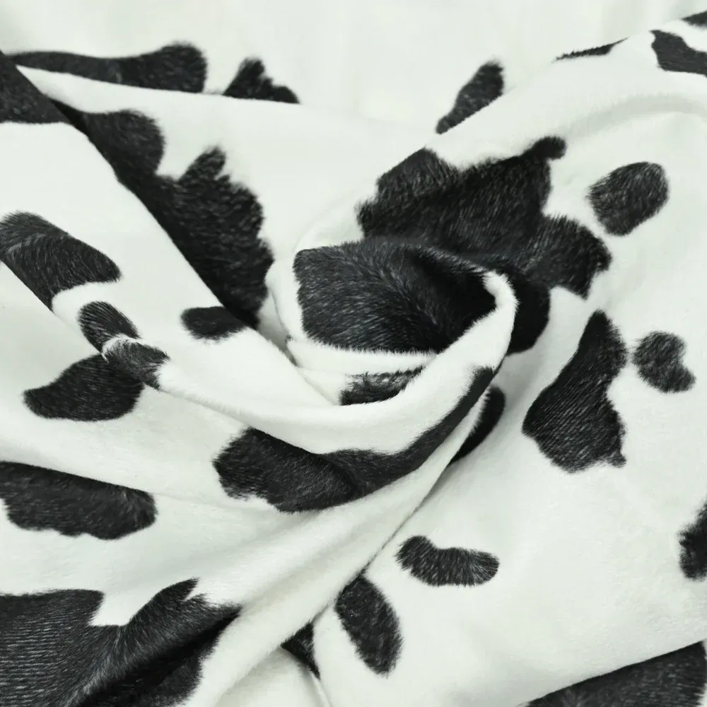 Fausse fourrure poils mi-longs vache noir – Image 2