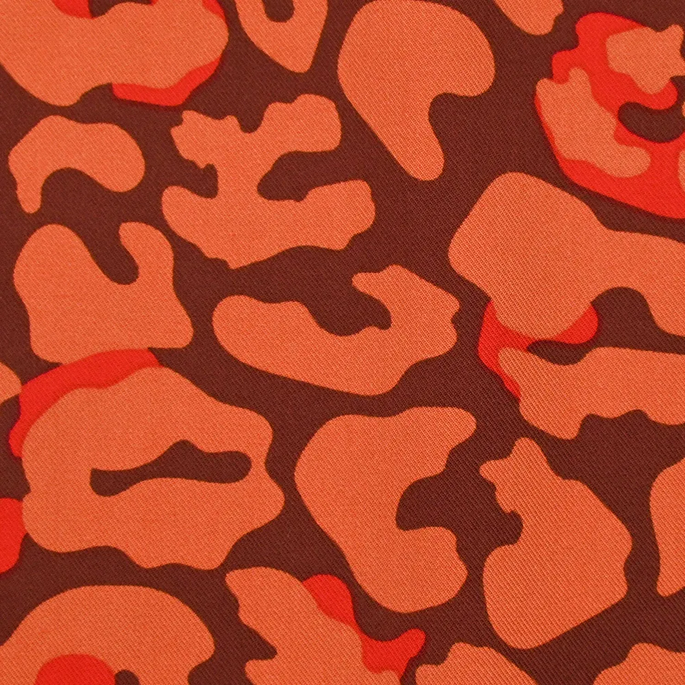 Twill de viscose imprimé graou orange et rouge fond marron – Image 4