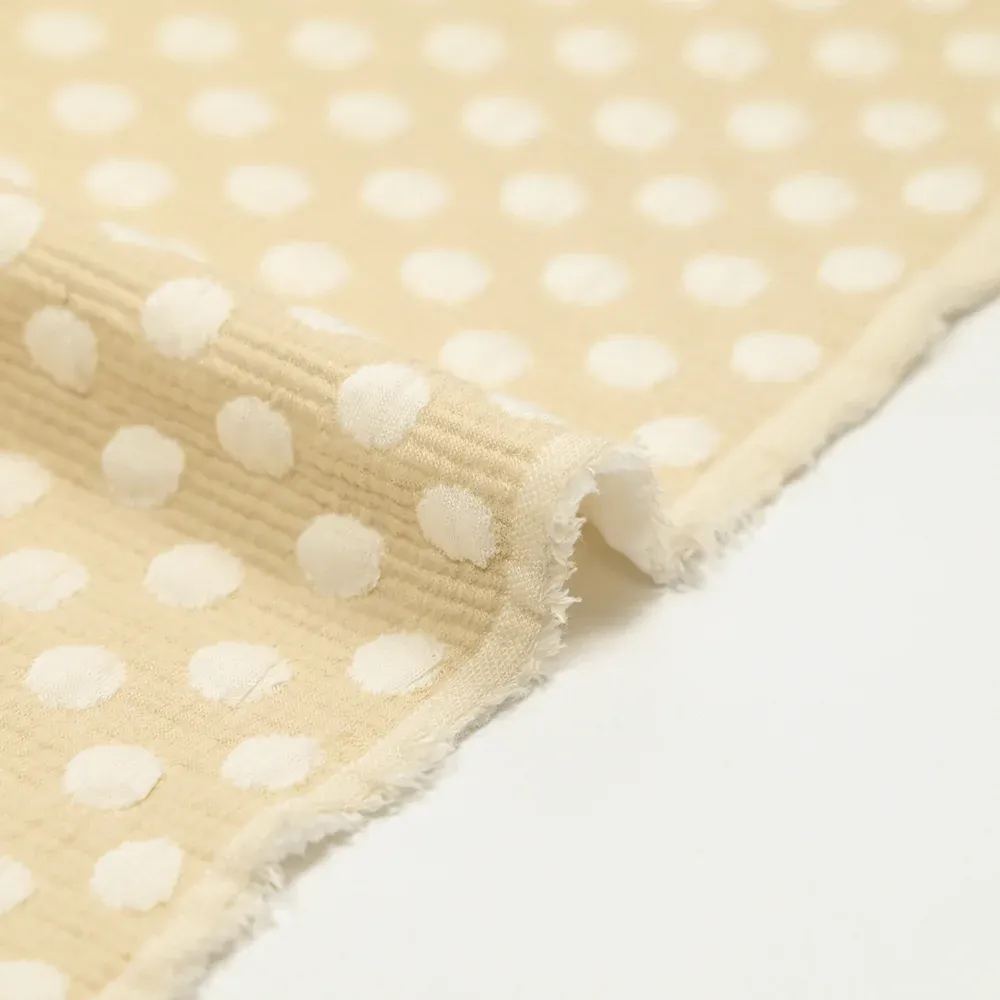 Jersey matelassé fin à pois blanc fond beige – Image 6