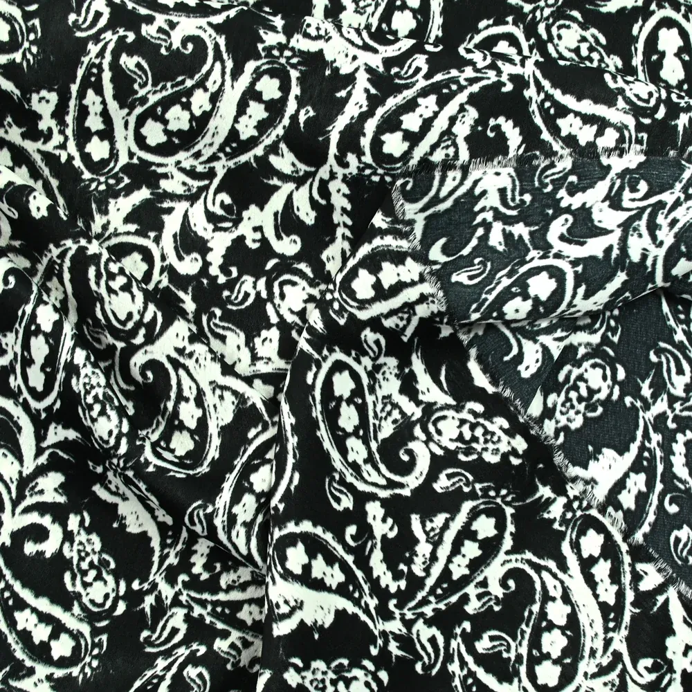 Satin de polyester mat imprimé arabesque blanc fond noir – Image 4
